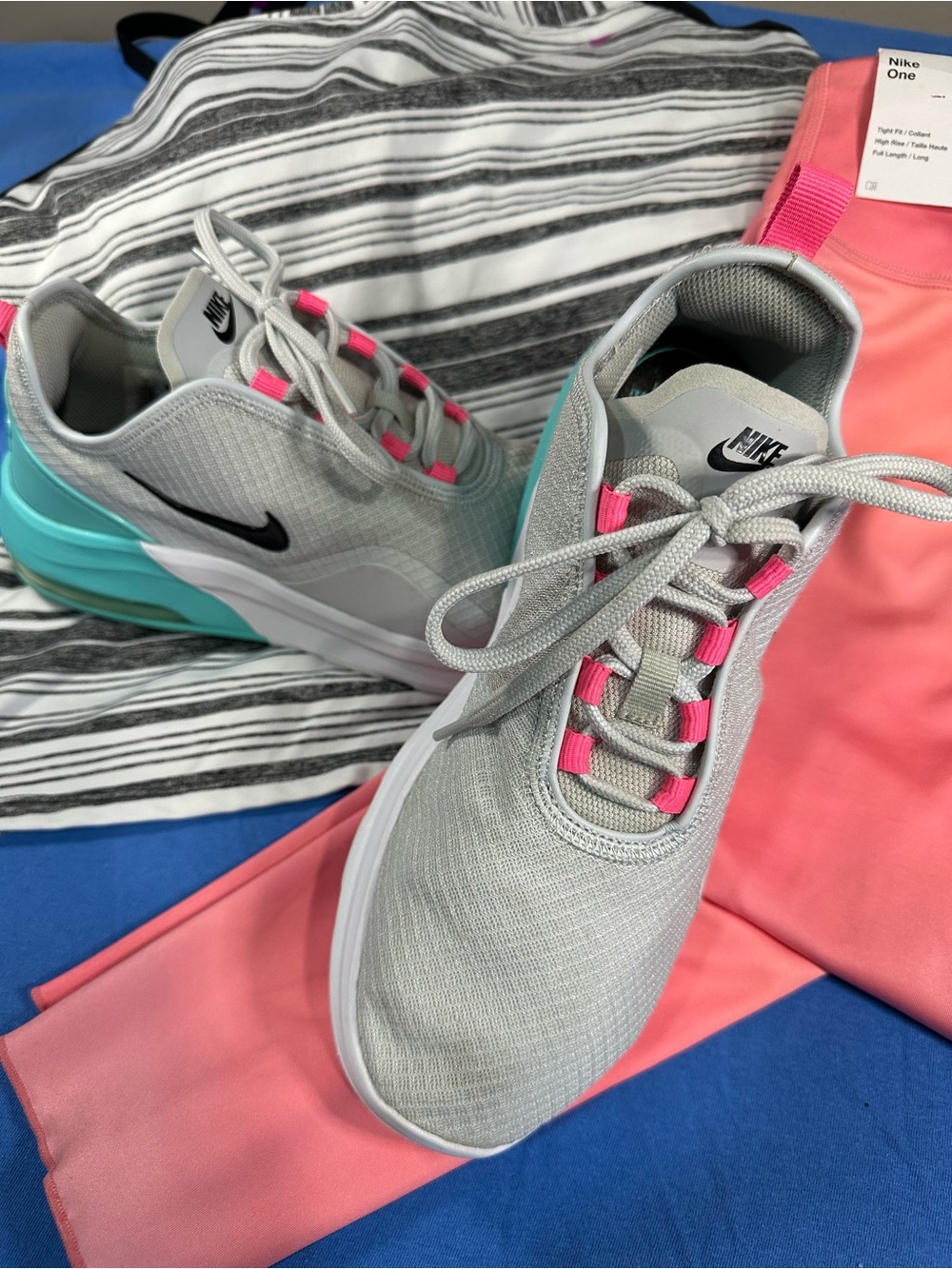 Nike Air Max Motion 2 South Beach Grey Pink Teal Running Lifestyle Size 9 EUC
